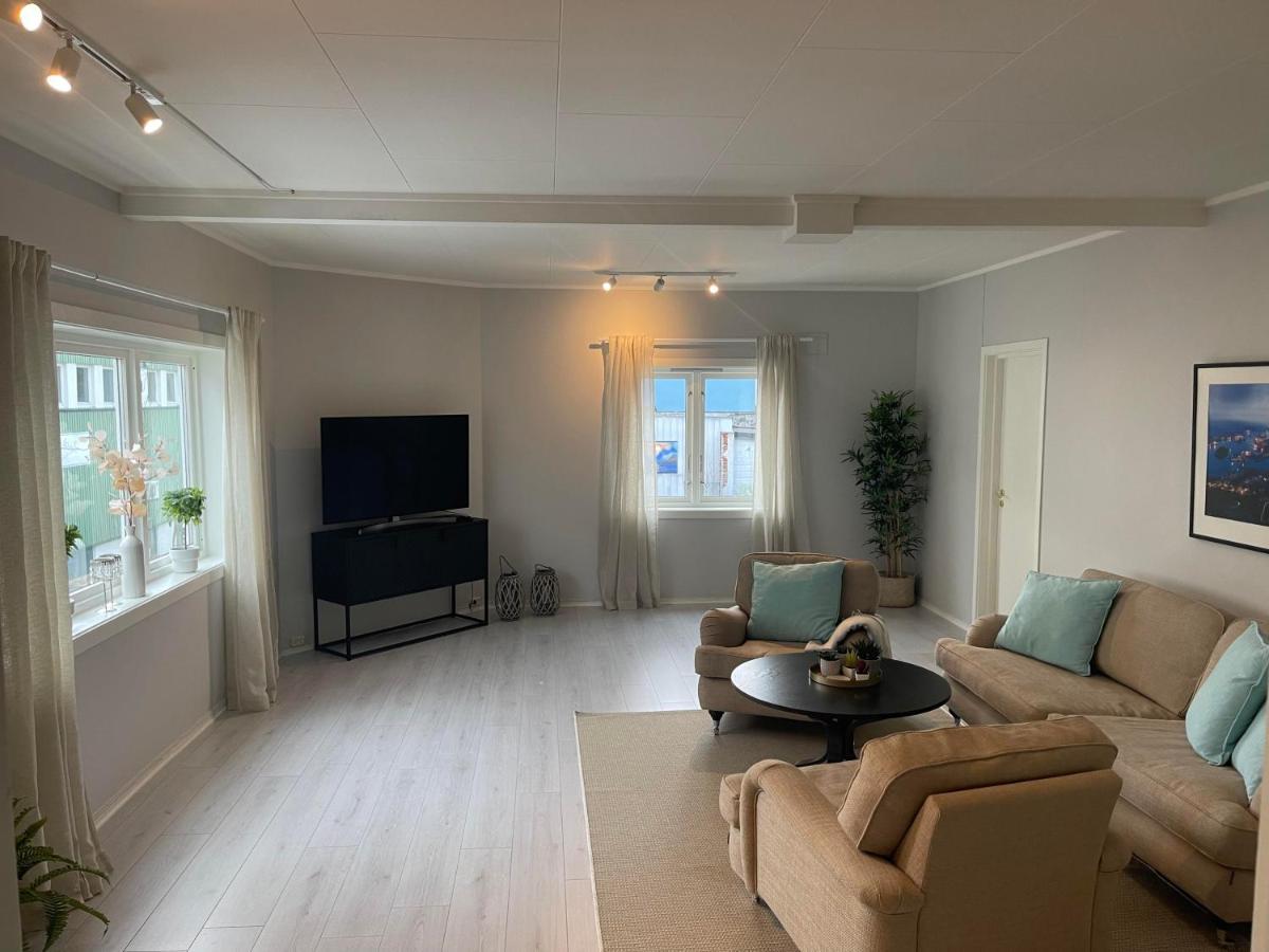 Romslig Leilighet Sentralt I Svolvaer Sentrum エクステリア 写真