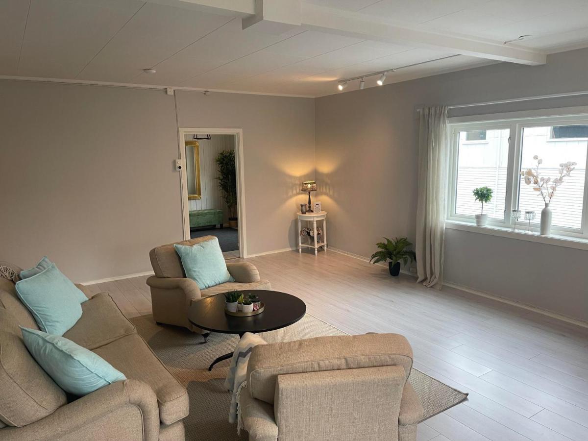 Romslig Leilighet Sentralt I Svolvaer Sentrum エクステリア 写真